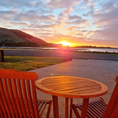 Pounawea Waterfront Motels Exterior foto